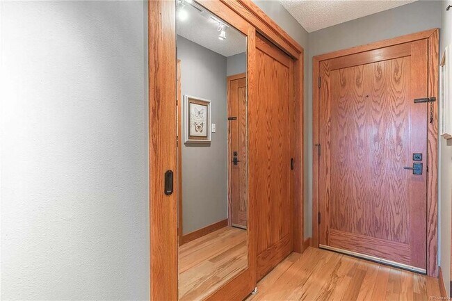 Photo - 1233 N Ogden St