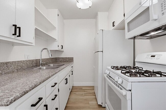 Photo - Hyde Park Living – Steps to Transit, Parks & Crenshaw!