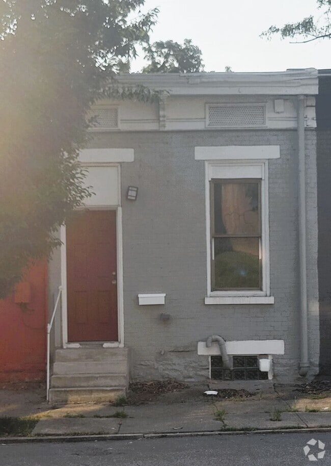 Building Photo - Be the First! Beautifully renovated townho... Rental