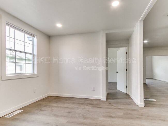 Photo - 1812 W Noble Ave