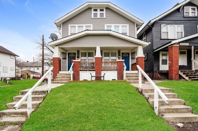 Building Photo - 1113-1115-1115 S 22nd St Unit 1113