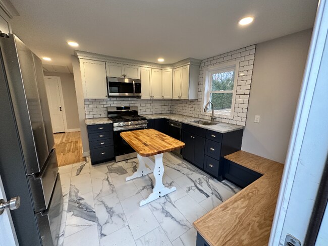 Photo - 355 Oakland St