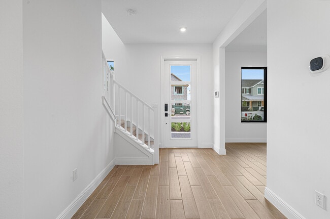 Photo - 920 SW Newfield Ave