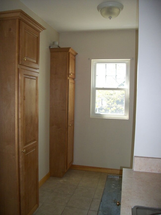 104-106-106 E Alvord St Unit 106 E. Alvord