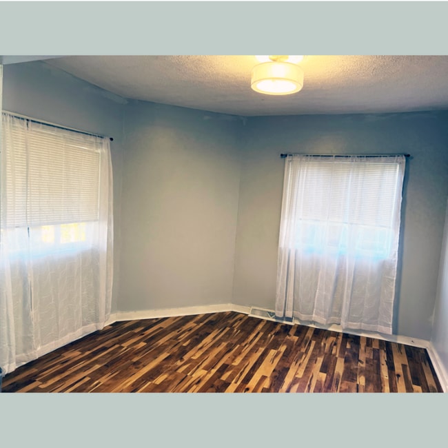 Photo - 123 Clearview Ave