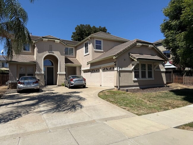 Building Photo - 1585 Dawnview Dr