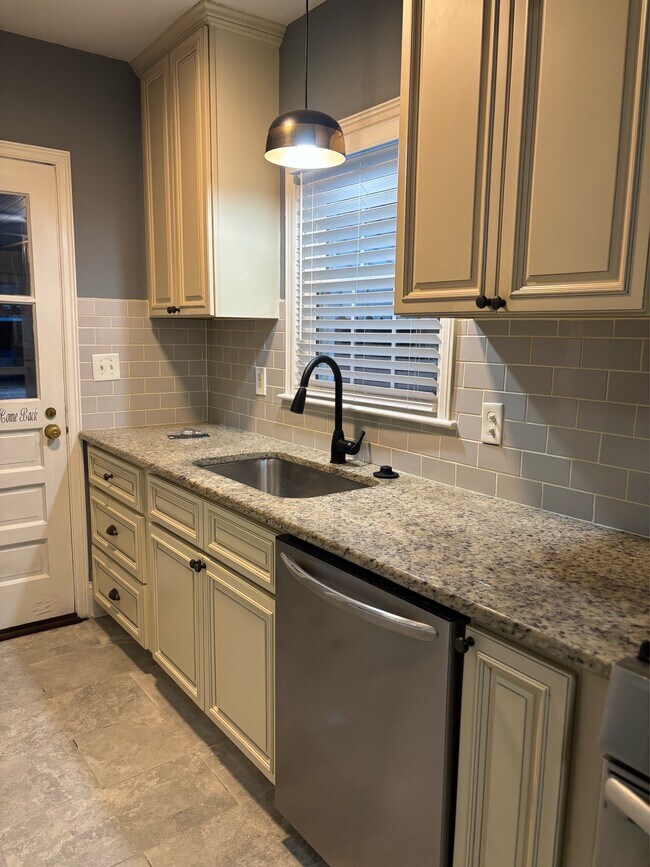 Photo - 1420 Pine Valley Loop