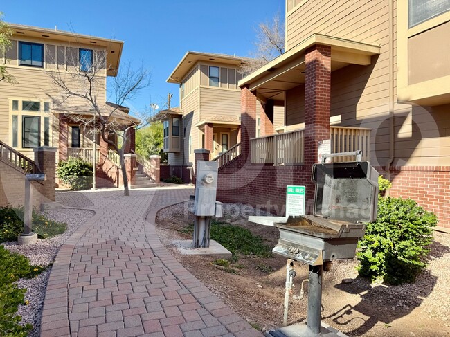 Photo - 708 S Beck Ave Townhome