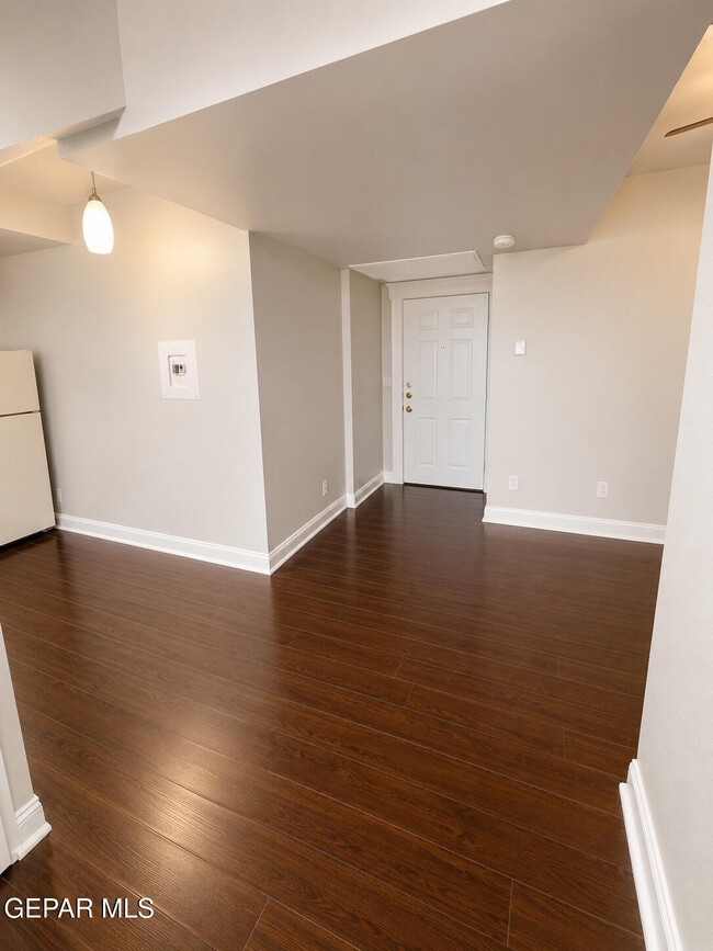 Photo - 521 W Missouri Ave Unit 13