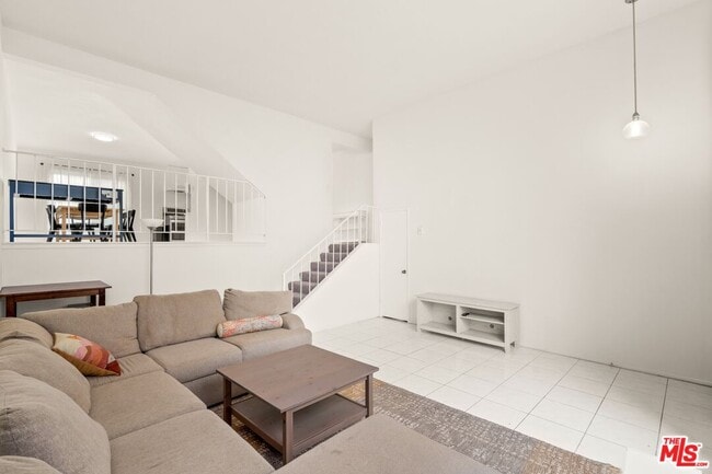 Photo - 1528 Berkeley St Unit 2