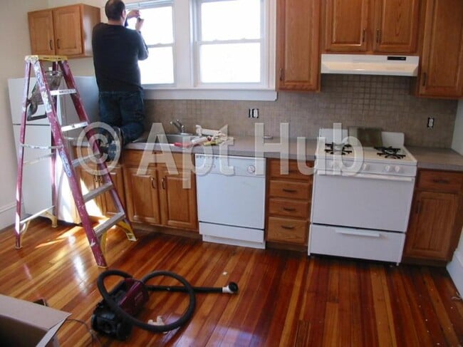 Building Photo - 1.0 bedroom in Somerville Massachusetts 02143 Unit 1 Rental