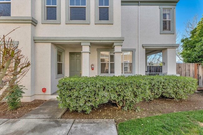 Photo - 929 Monarch Cir