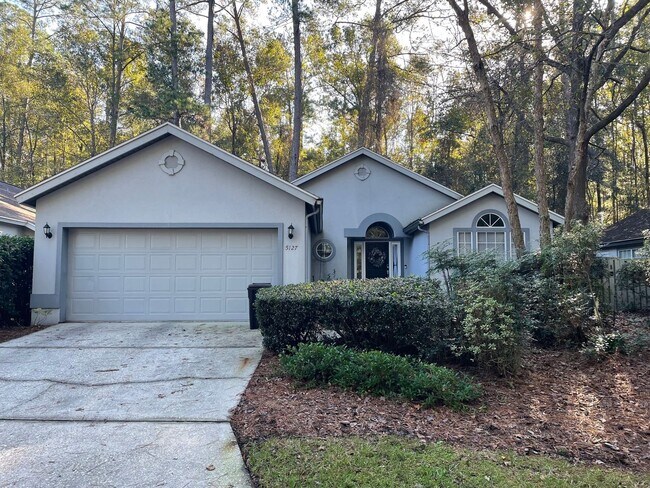 SUB-LEASE Camden Court - Haile Plantation - SUB-LEASE   Camden Court - Haile Plantation House
