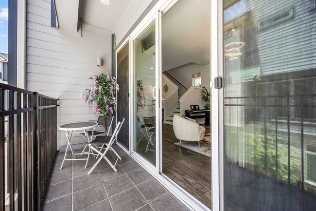 Photo - 5815 Fairdale Ln