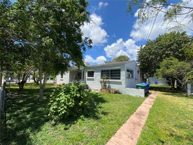 Photo - 350 SW 34th Ave Unidad -