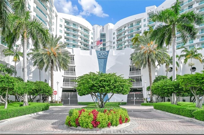 Building Photo - 7900 Harbor Island Dr Unit 1408