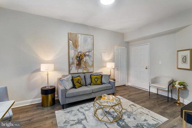 Photo - 1621 T St NW Unit 305