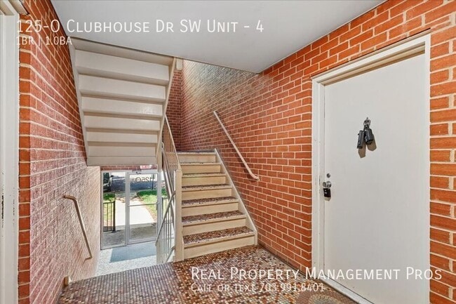 Photo - 125 Clubhouse Dr SW Unit 4