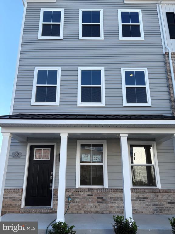 Photo - 63 E Front St