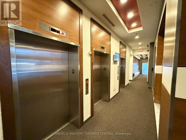 Photo - 70 Town Centre Court Unité 814