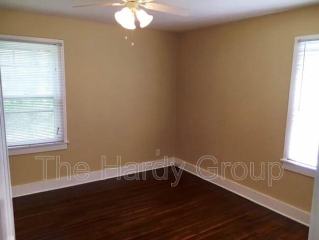 Photo - 413 3rd Ave NW