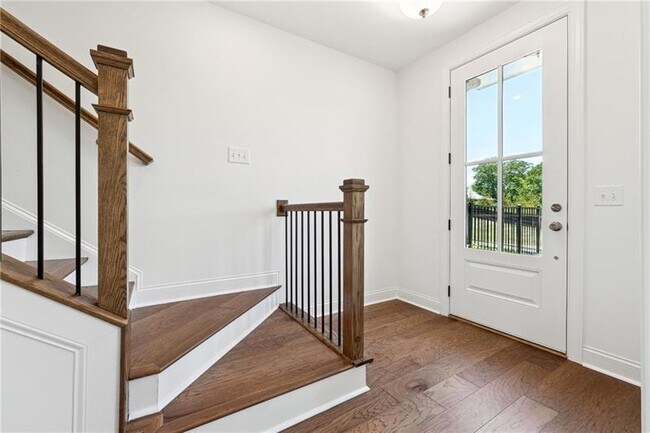 Photo - 504 Healy Dr