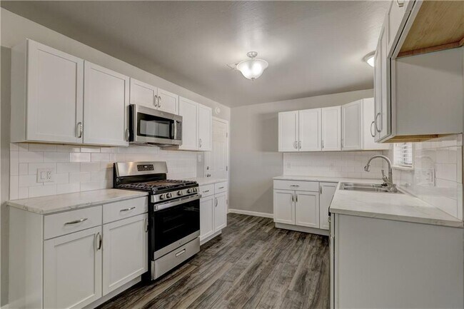 Photo - 3035 SE 20th St