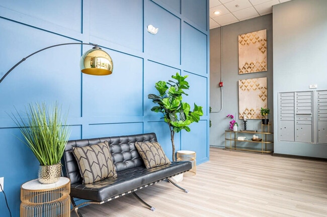 Photo - 542 Boulevard NE Unit ID1299415P