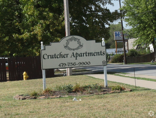 Crutcher Apartments - Crutcher Apartments