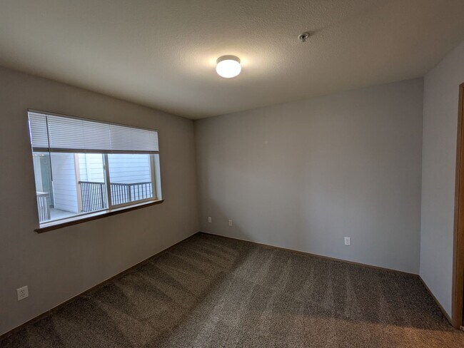 Photo - 2 bed/1.5 bath apartment on Northwest Ave! Unit 04-310