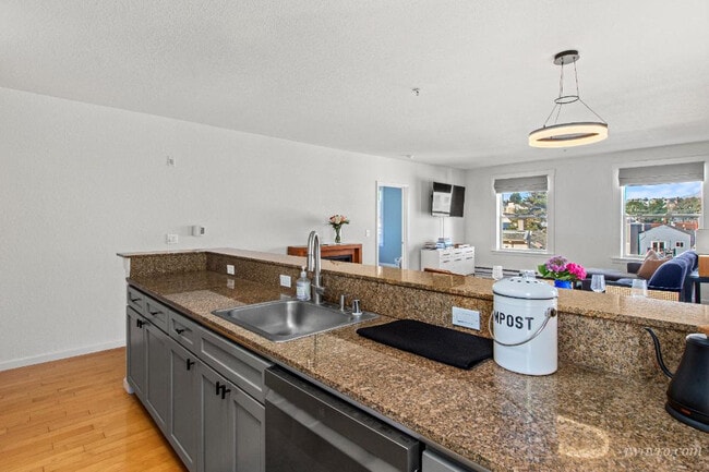 Photo - 323 29th St Unit C401