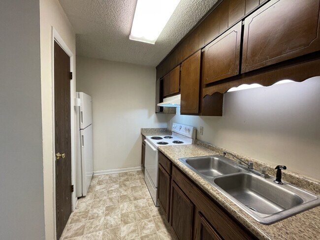 Photo - Apartment For Rent Unit 13