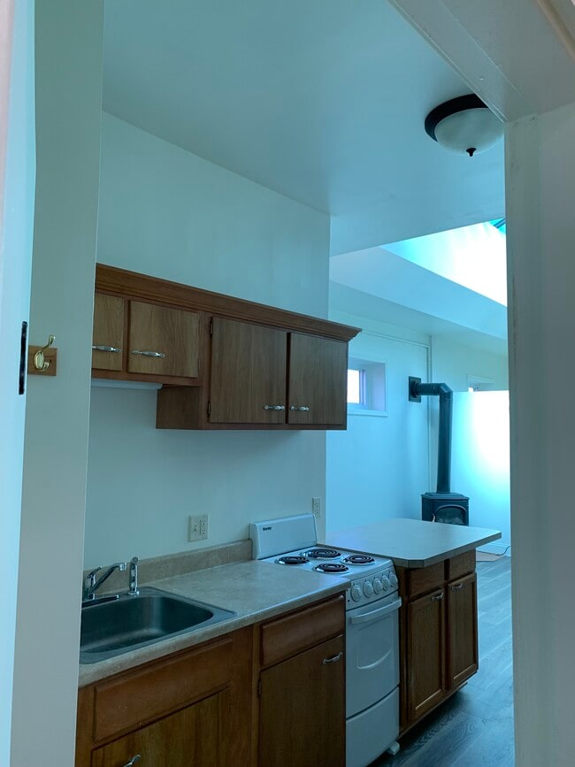 Building Photo - 40 Main St Unit #8
