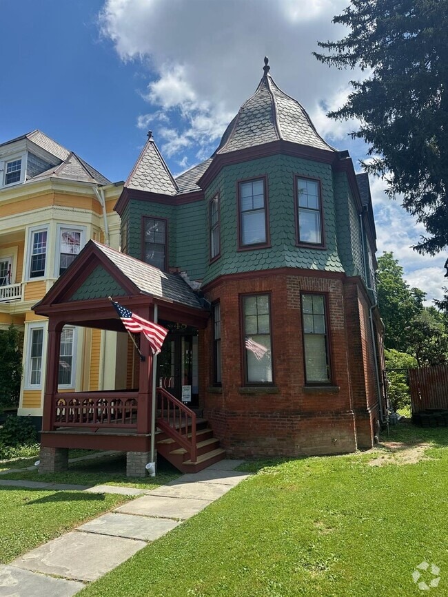 Building Photo - 48 S Hamilton St Unit 1 Rental