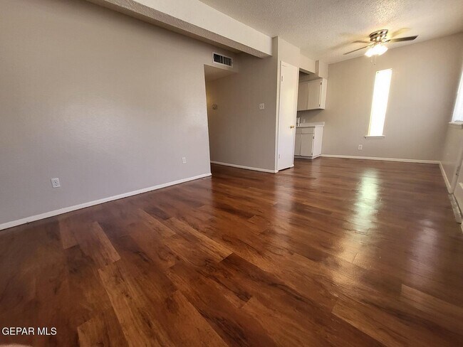 Photo - 5209 Carousel Dr Unit 6