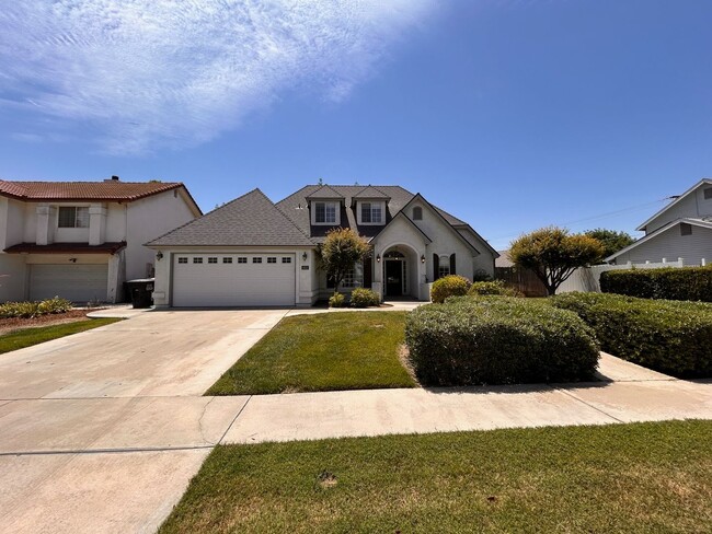 Photo - Beautiful home for rent in Visalia!
