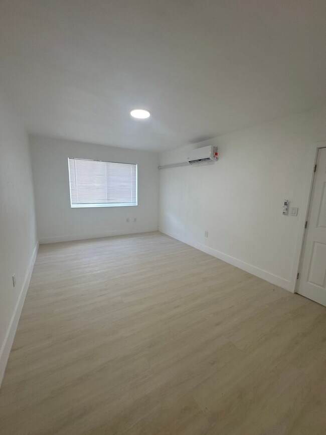 Photo - 5601 N Miami Ave Unit #1