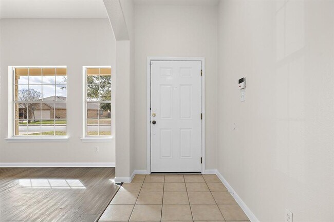 Photo - 222 Hanstrom Dr