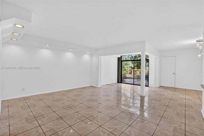 Photo - 347 Ives Dairy Rd Unit E347-04