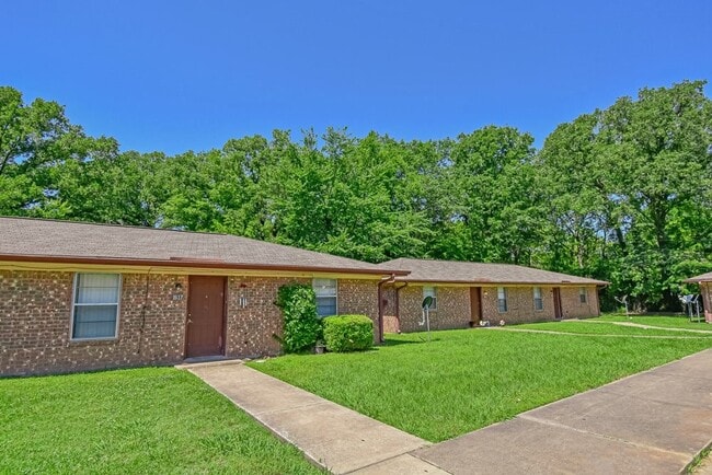 Building Photo - 331 N Longview St Rental