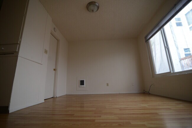 Photo - Melrose Court Apartments