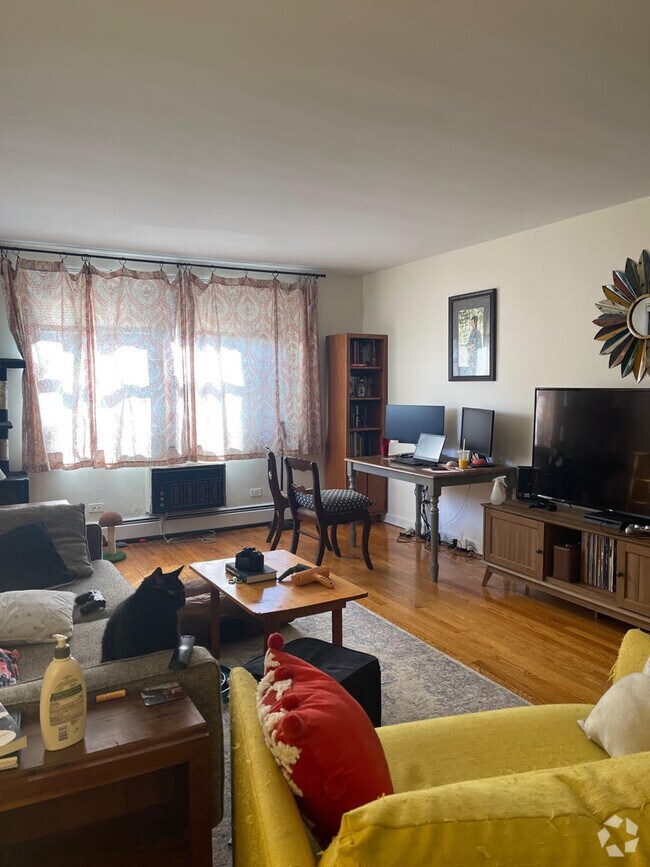 Building Photo - 1239 W Farwell Ave Unit TWO BEDS Rental