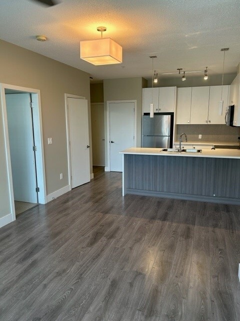 Photo - 1948-1948 N Parallel Rd