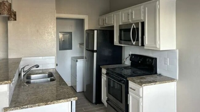 Building Photo - 4113 Esters Rd Unit 604 C