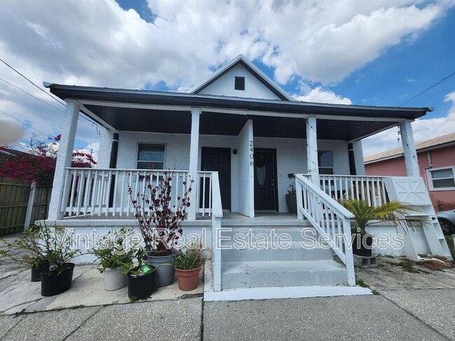 Building Photo - 2406 E Clark St Unit #A