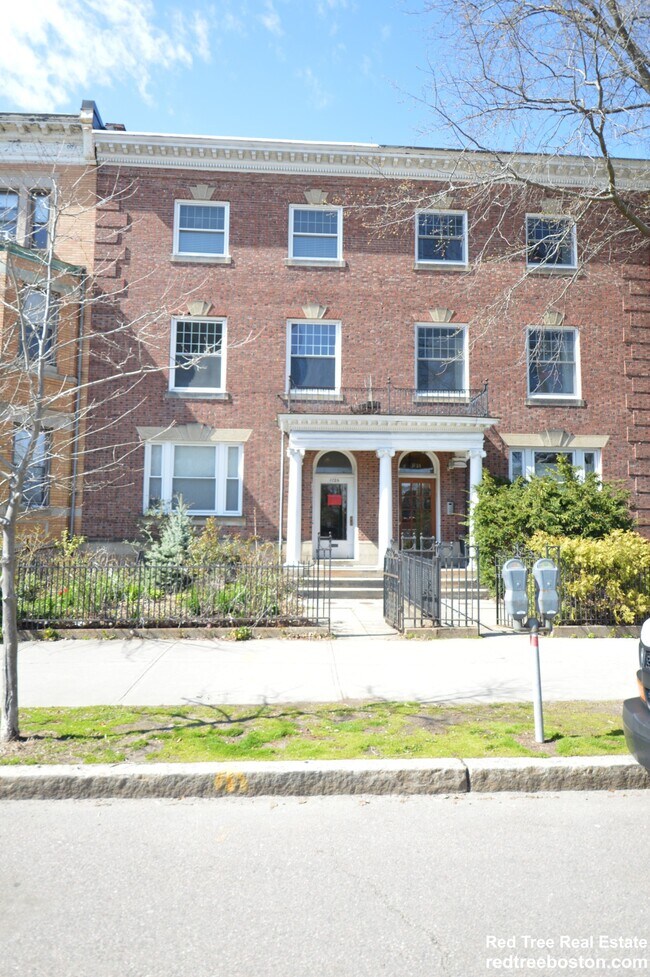 Building Photo - 1726 Beacon St Unit 1726 Rental