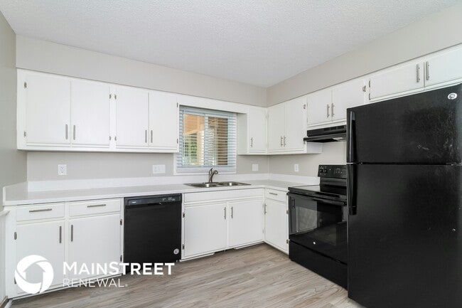 Photo - 326 Traceway Rd