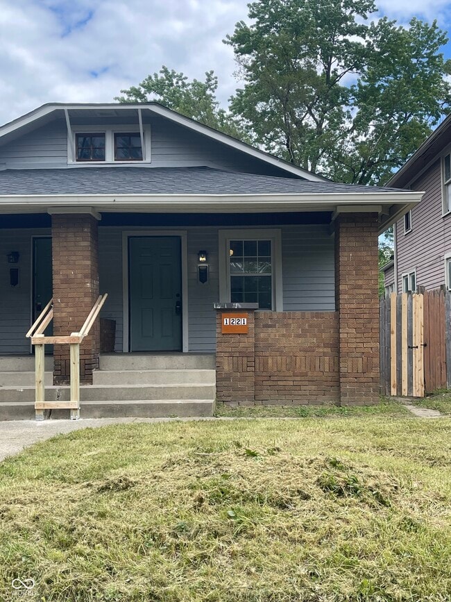 Building Photo - 1221 N Oxford St Rental