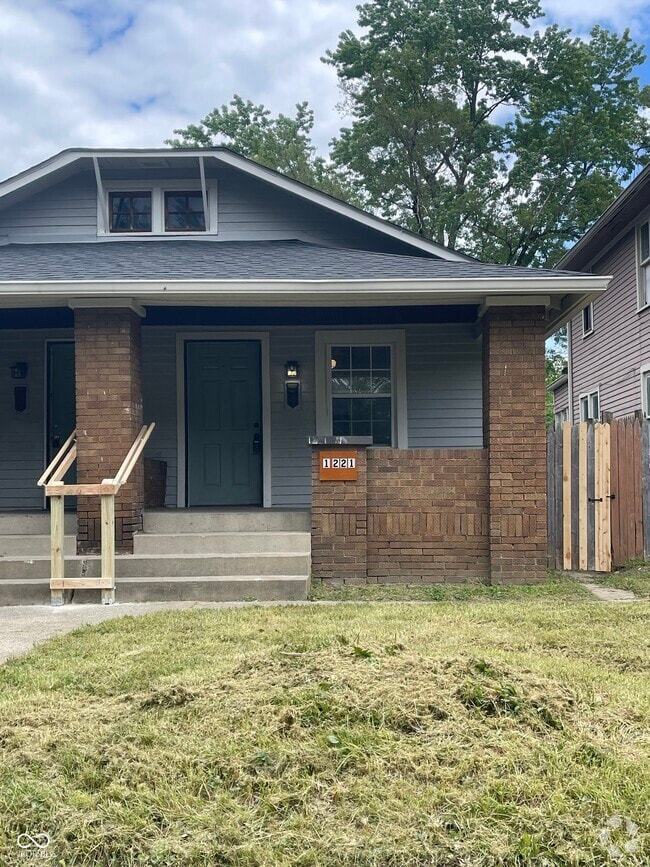 Building Photo - 1221 N Oxford St Rental