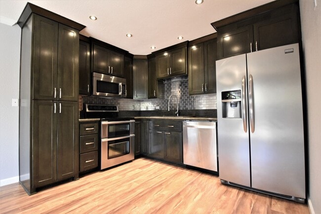 Building Photo - 5030 Greenberry Dr Rental